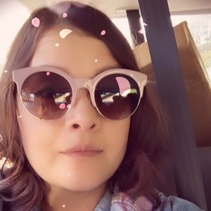 Meet your Posher, Eeva